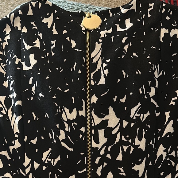 Calvin Klein - Picture 4 of 4